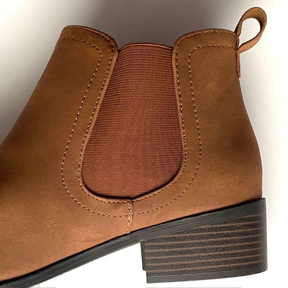 CitiClassified Women's Tan Ankle Boots, Size 11 - Picture 4 of 6